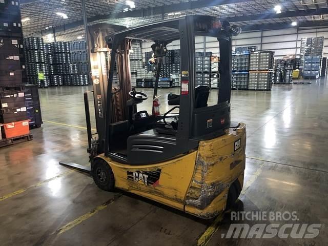 CAT 2ET3000 Chariots élévateurs électriques