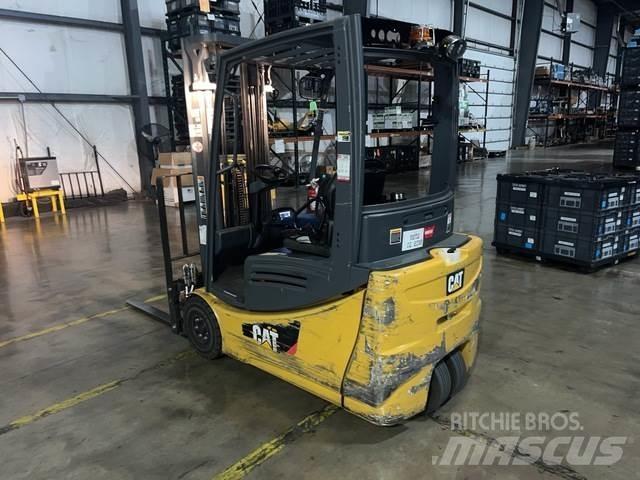 CAT 2ET3000 Chariots élévateurs électriques