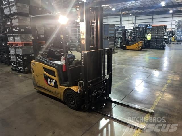 CAT 2ET3000 Chariots élévateurs électriques