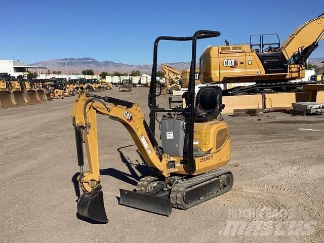 CAT 300.9D Pelle sur chenilles