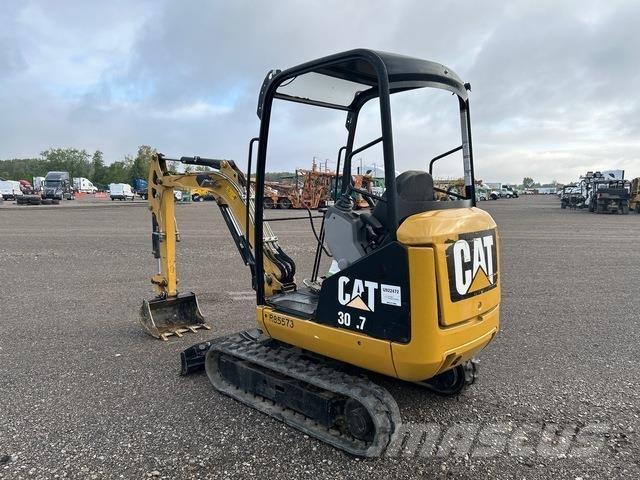 CAT 301.7 Pelle sur chenilles