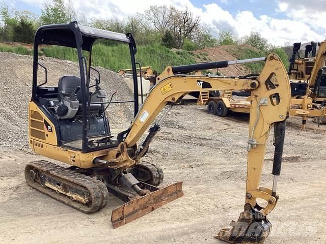 CAT 301.7D Pelle sur chenilles