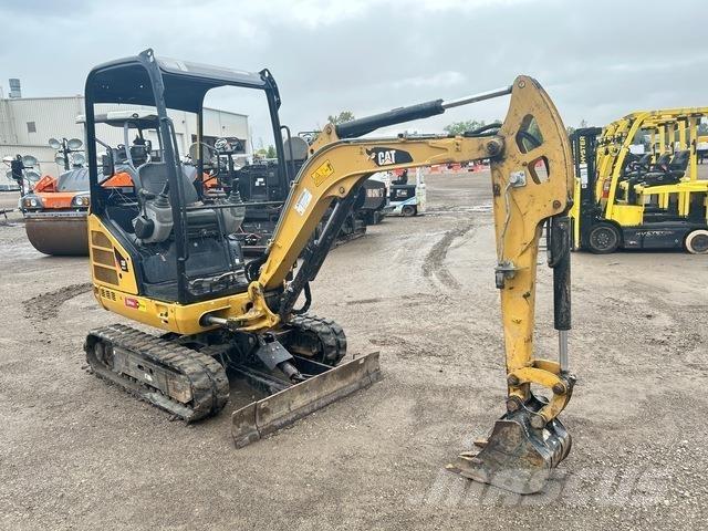 CAT 301.7D Pelle sur chenilles