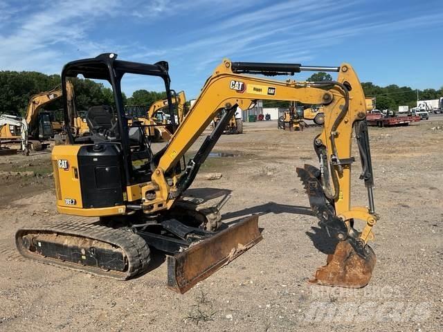 CAT 302.7CR Pelle sur chenilles
