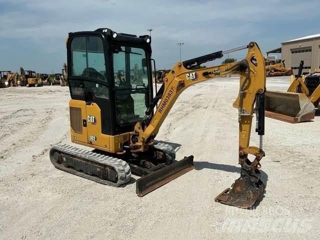 CAT 302 CR Pelle sur chenilles