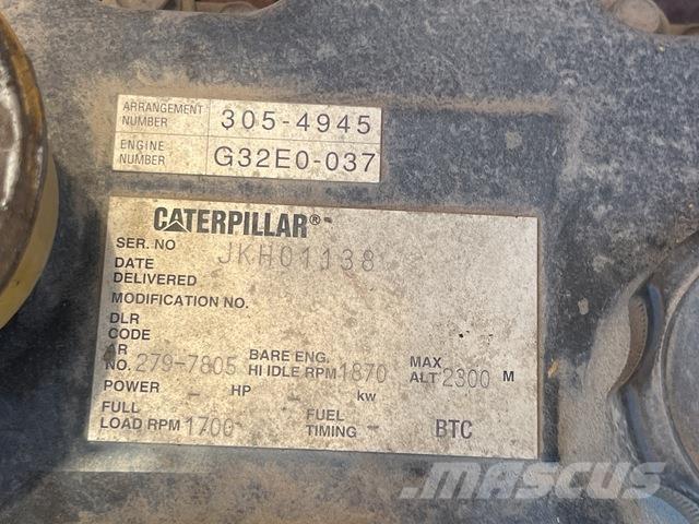 CAT 311D Pelle sur chenilles