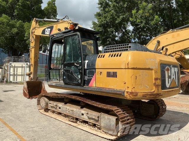 CAT 320D2 Pelle sur chenilles