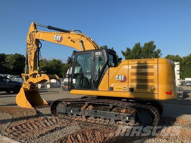 CAT 323 Pelle sur chenilles