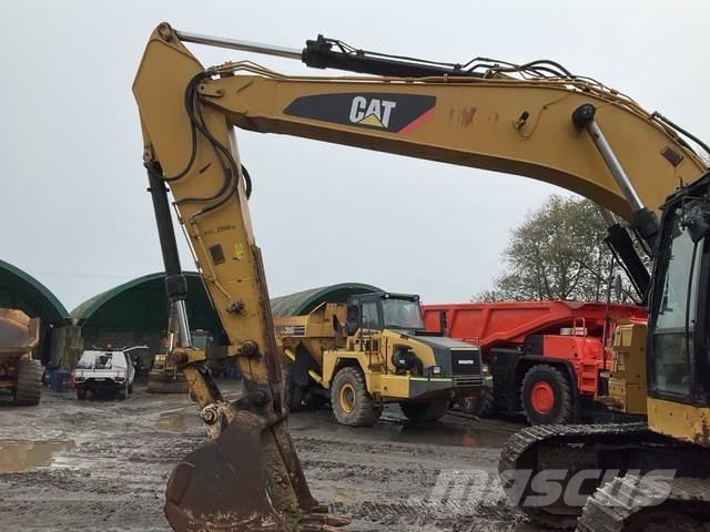 CAT 328D LCR Pelle sur chenilles