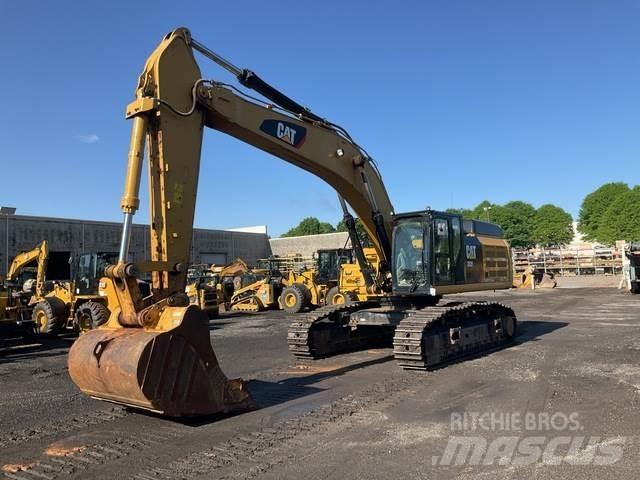 CAT 352F Pelle sur chenilles