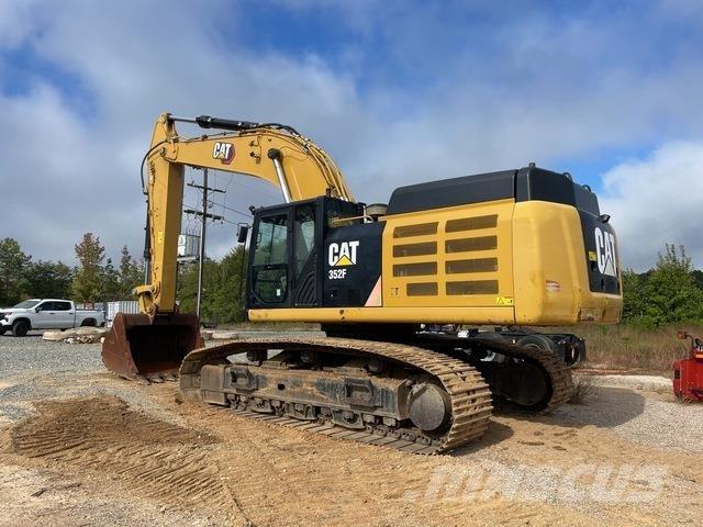 CAT 352F Pelle sur chenilles