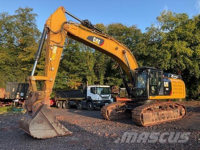 CAT 352F Pelle sur chenilles