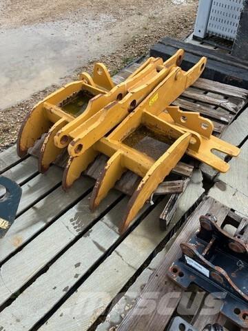 CAT 437-2774 Pelle sur chenilles