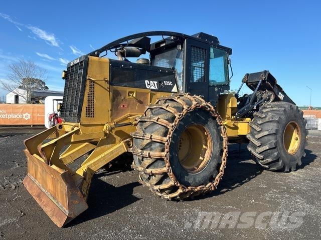 CAT 525C Débusqueur