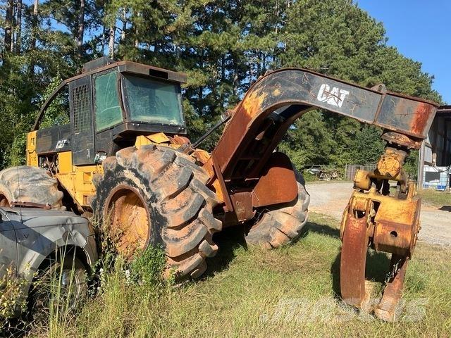 CAT 525C Débusqueur