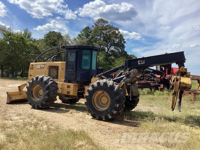 CAT 525D Débusqueur