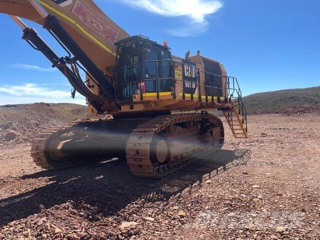 CAT 6015B Pelle sur chenilles