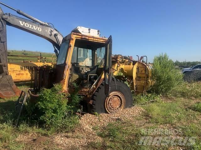 CAT 613C Camion citerne à eau