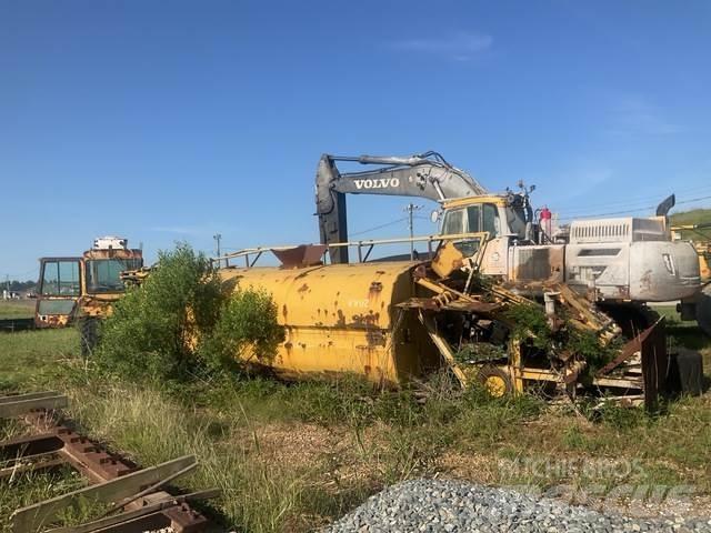 CAT 613C Camion citerne à eau