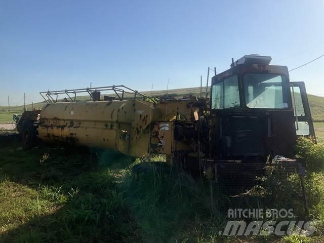 CAT 613C Camion citerne à eau