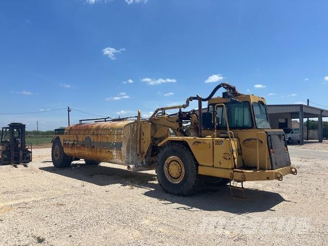 CAT 613C Camion citerne à eau
