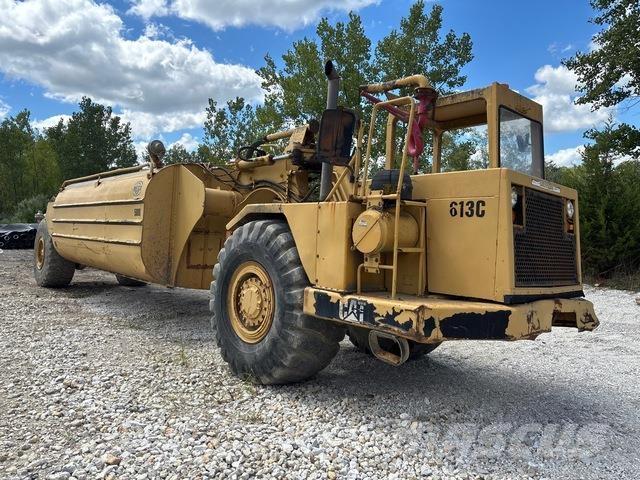 CAT 613C Camion citerne à eau