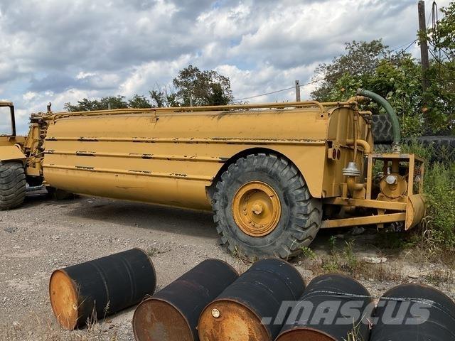 CAT 613C Camion citerne à eau