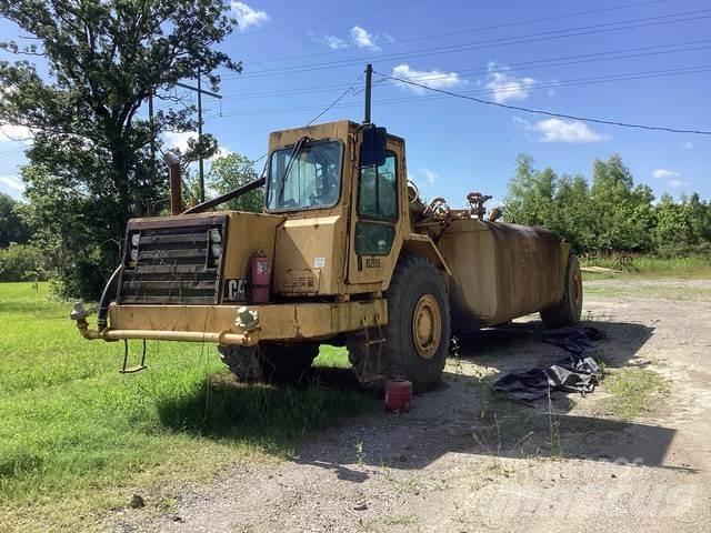 CAT 615C Camion citerne à eau