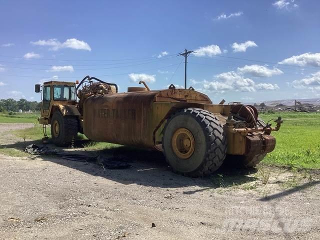CAT 615C Camion citerne à eau
