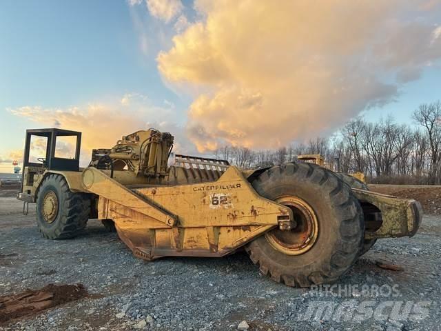 CAT 621 Scraper