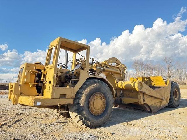 CAT 621B Scraper