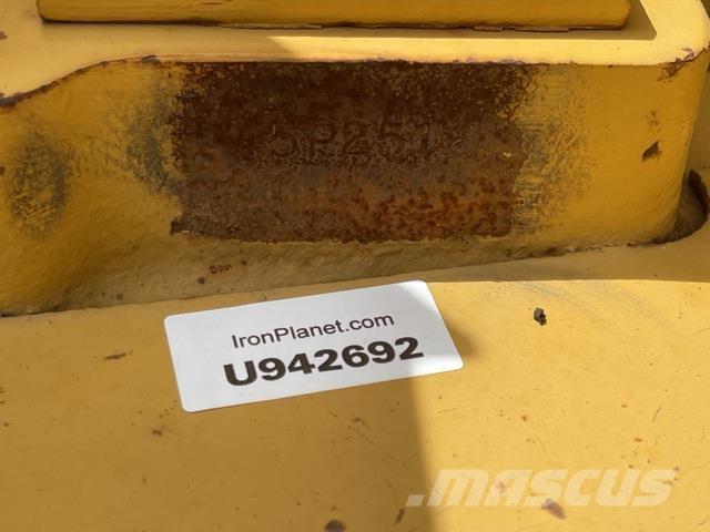 CAT 621B Scraper