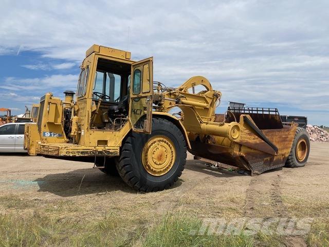 CAT 621B Scraper