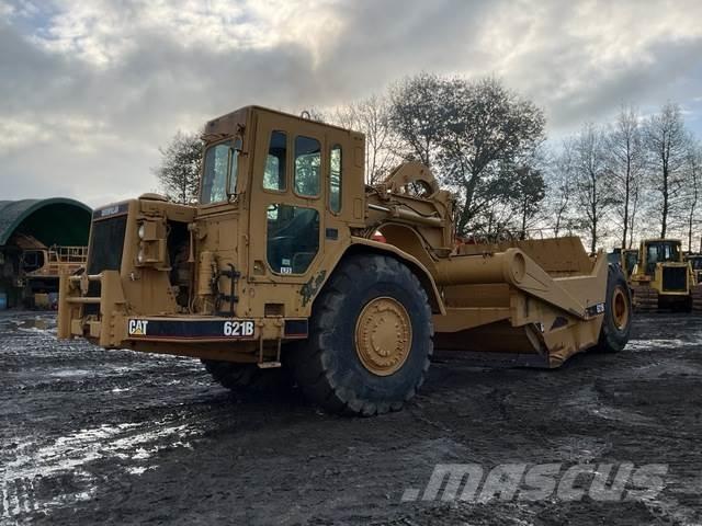 CAT 621B Scraper