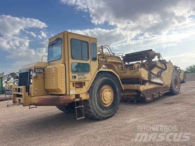CAT 623G Scraper