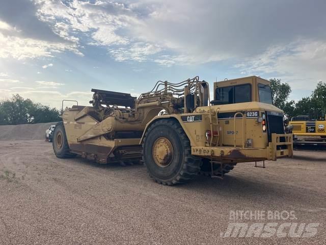 CAT 623G Scraper