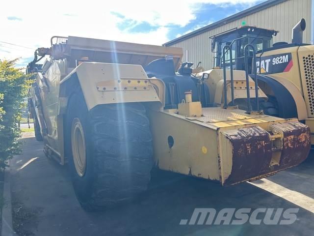 CAT 623k Scraper