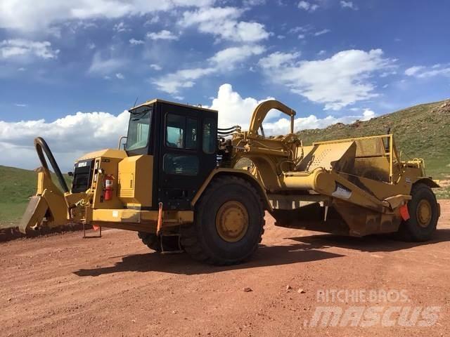 CAT 627G Scraper