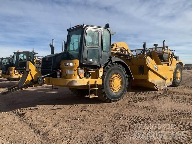 CAT 627K Scraper
