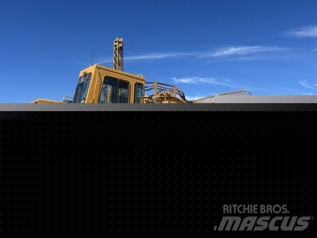 CAT 633E Scraper