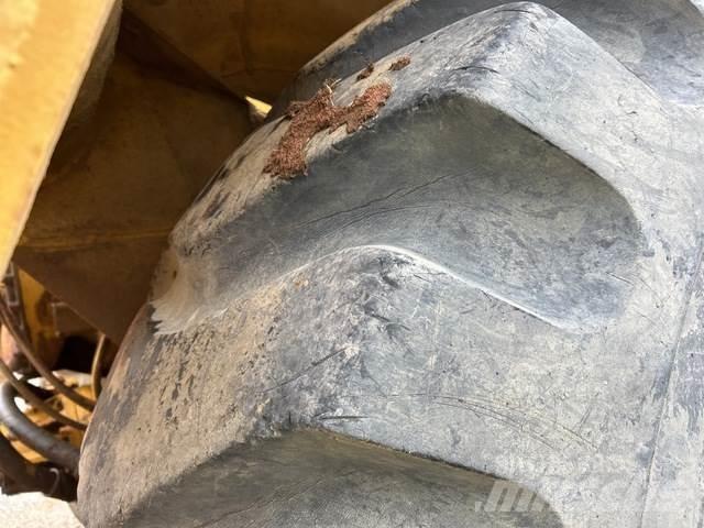 CAT 637D Scraper