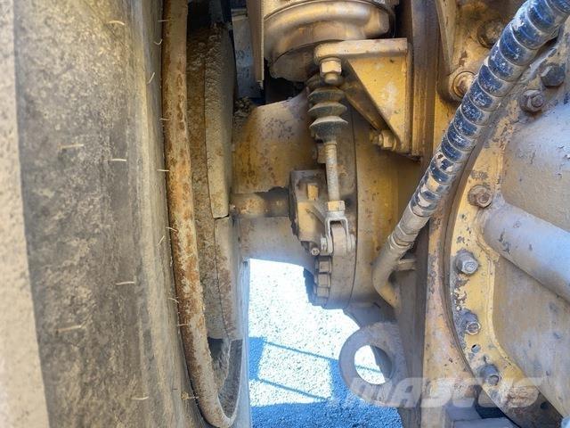 CAT 651 Camion citerne à eau