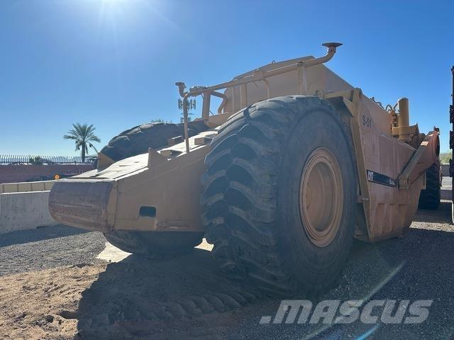 CAT 651B Camion citerne à eau