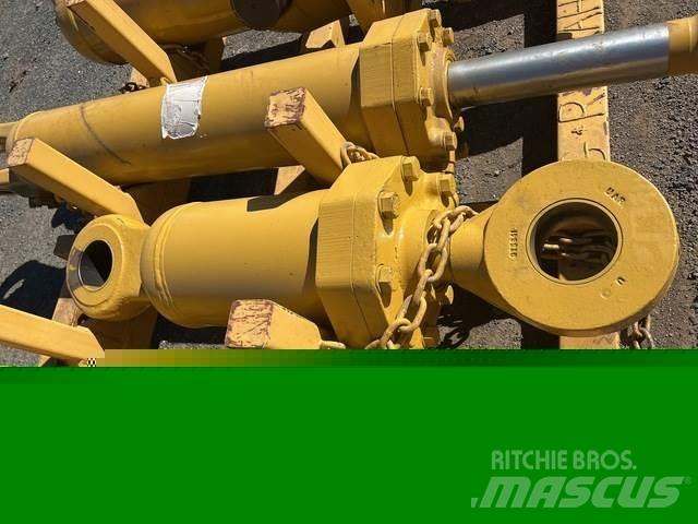 CAT 657E Transport - Autres