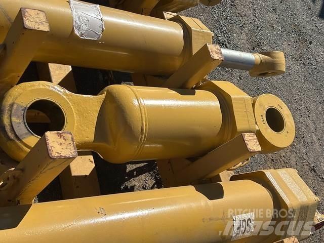 CAT 657E Transport - Autres