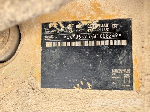 CAT 657G Scraper