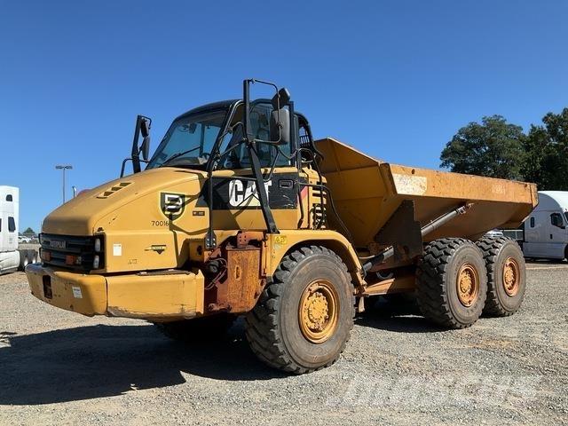 CAT 725 Tombereau articulé