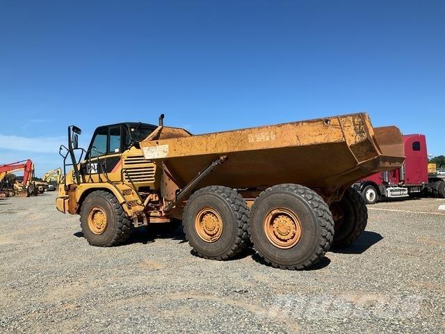 CAT 725 Tombereau articulé