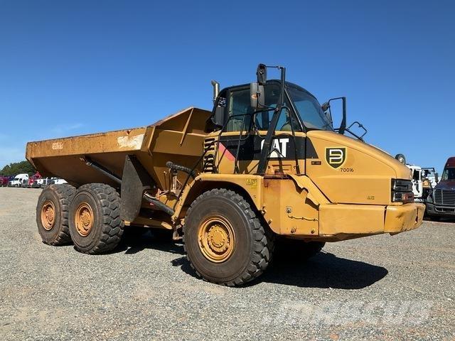 CAT 725 Tombereau articulé