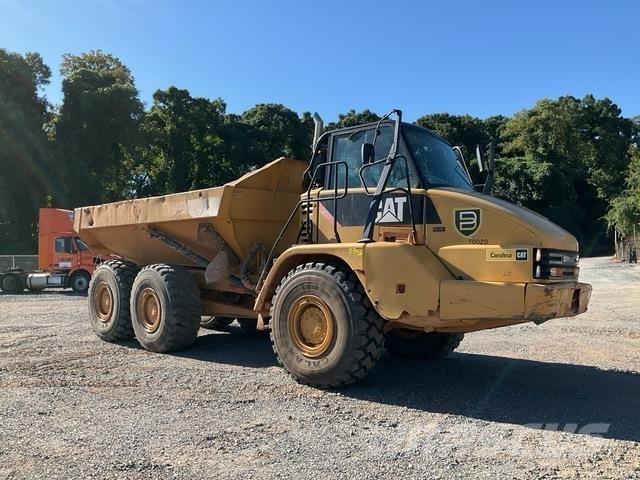 CAT 725 Tombereau articulé